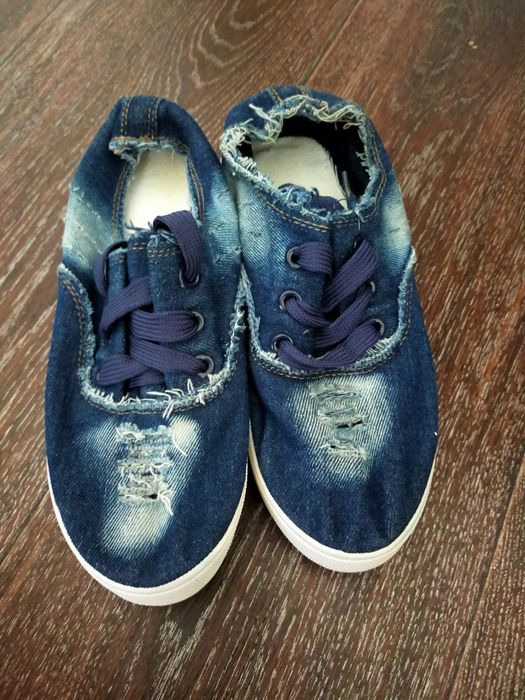 Продам джинсовые кросовки