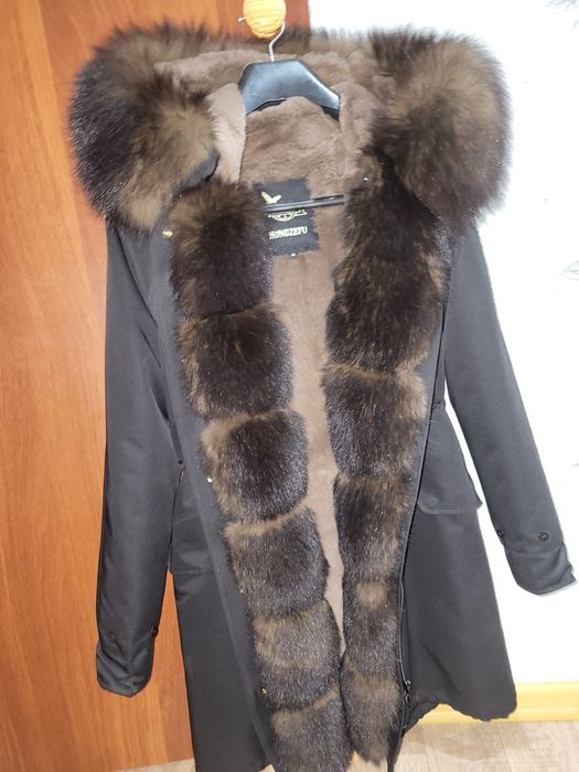 Продам парка черный