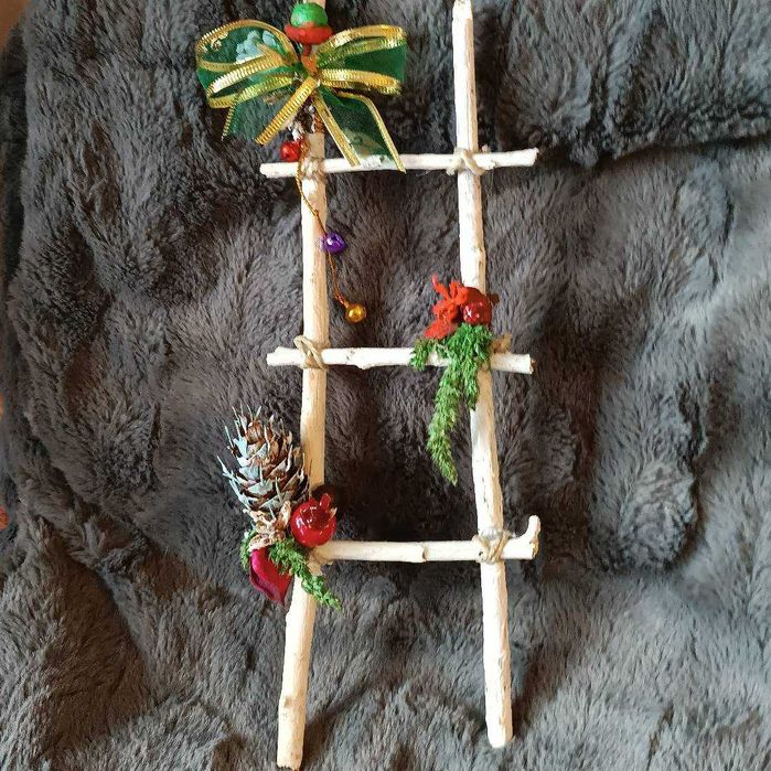 Коледна декорация - стълбичка