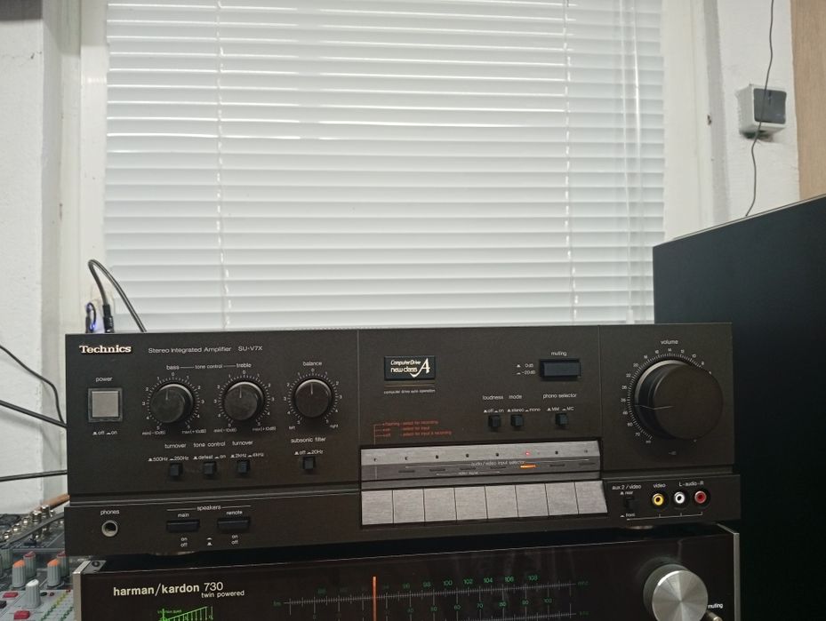 Усилвател TECHNICS SU-V7X