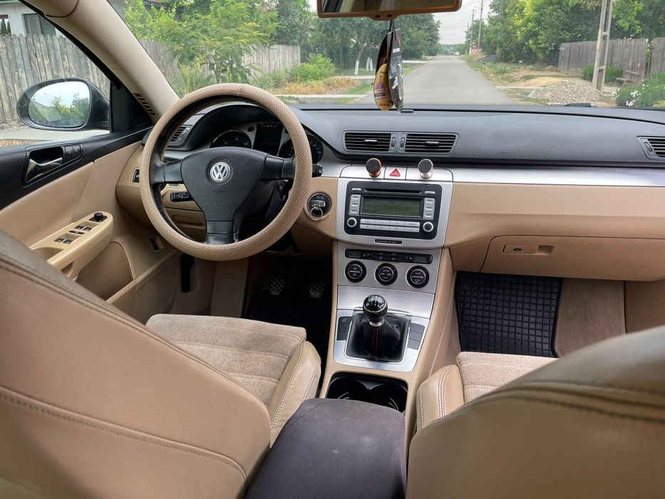 Vând Volkswagen Passat B6