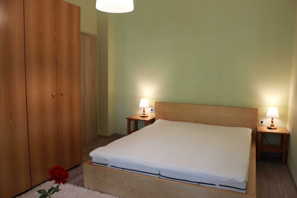 Дава се под наем Двустаен апартамент в София, Гоце Делчев - 62 кв.м за 586.5 € - Снимка #2