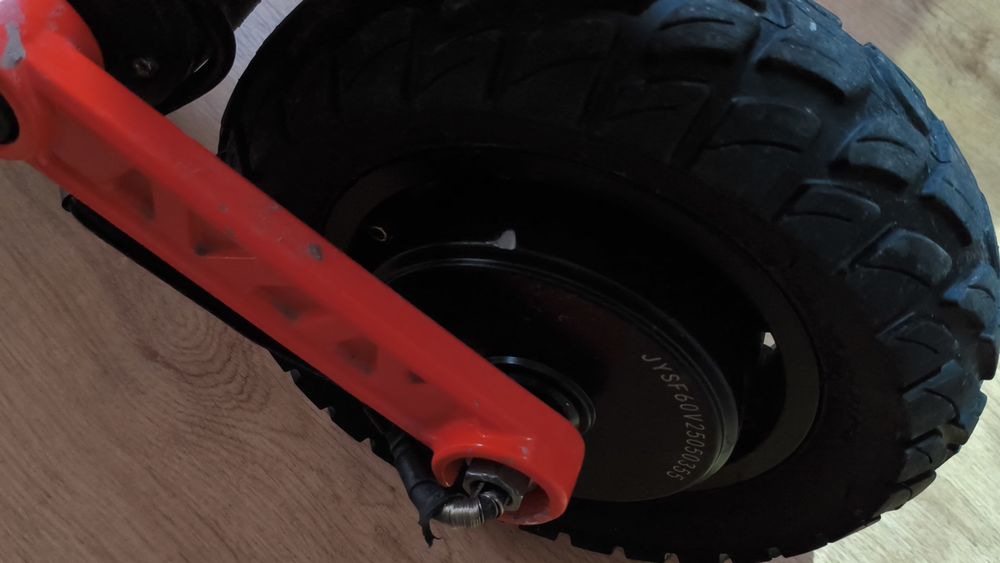 ( Se vinde urgen)Vand sau schimb trotineta pentru adulți