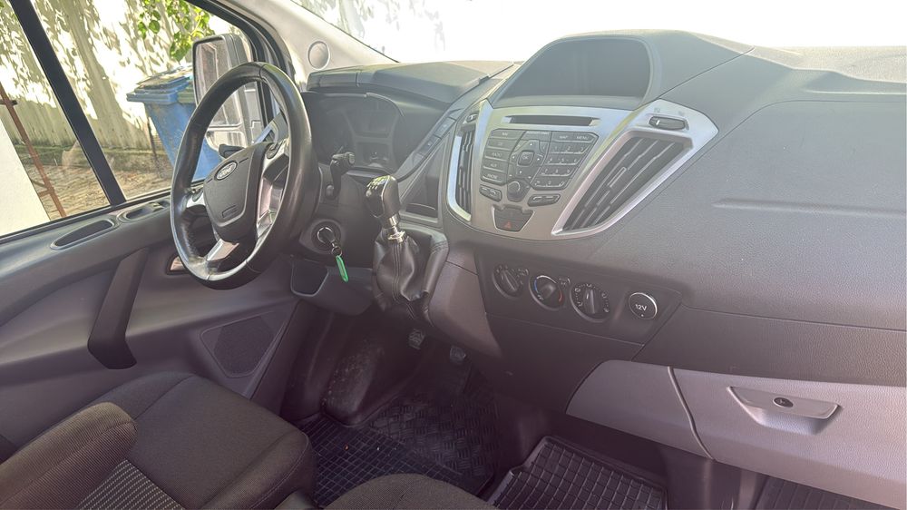 Închiriez Ford Transit Custom Euro 6 2018 – 8+1 locuri | 2.0 Diesel | Stare impecabilă
