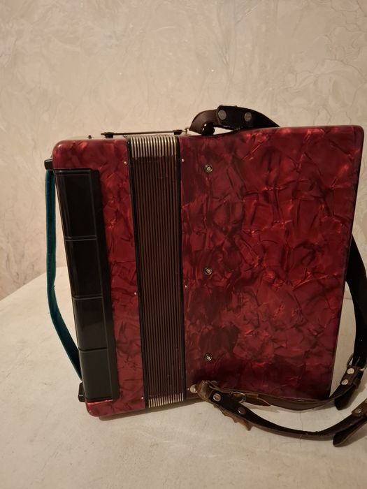 Продаётся аккордеон волтмейстер каприз