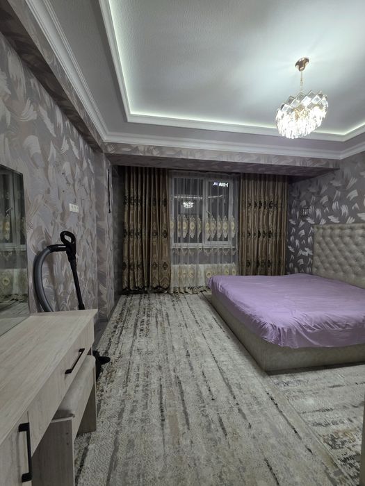 Продается двухкомнатная квартира на улице Мирзо Улугбека.