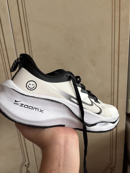 крассовки Nike ZoomX оригинал