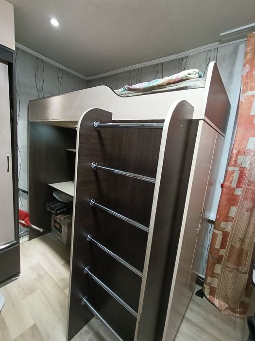 Продам кровать 3 в 1.