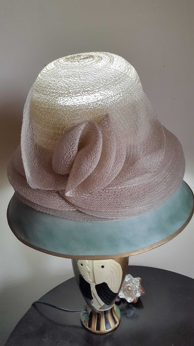 Елегантни, красиви и стилни нови дамски летни шапки