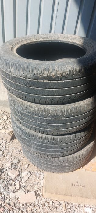 Продам шины в хорошем состоянии.
