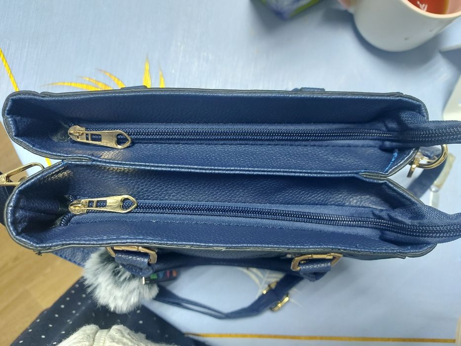 Продам женскую сумочку