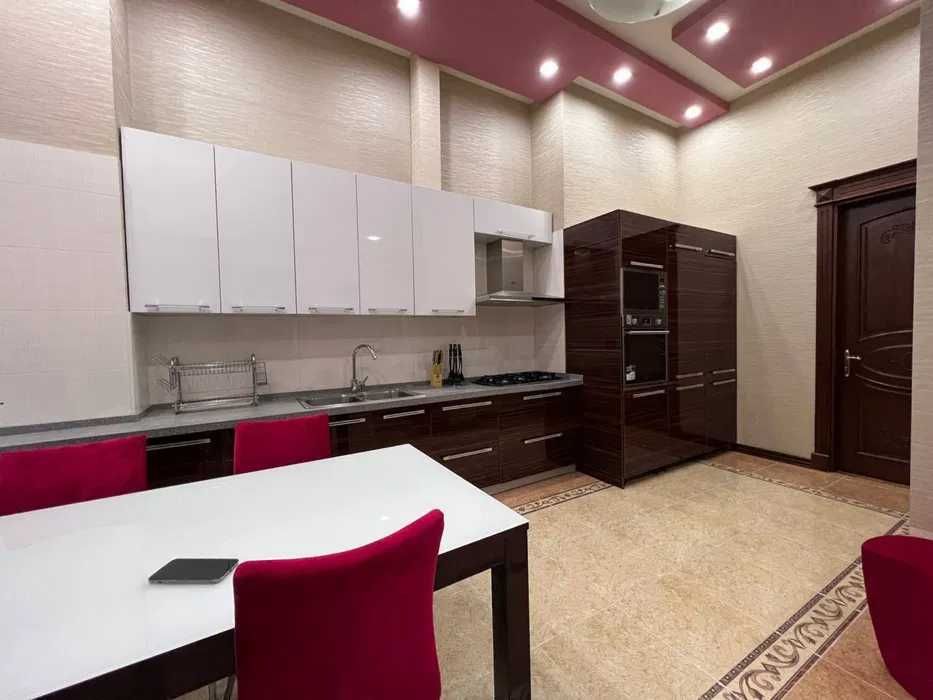 ЦУМ Космонавты СДАМ 3 комнат 120кв Банковский дом Айбек госпитальный