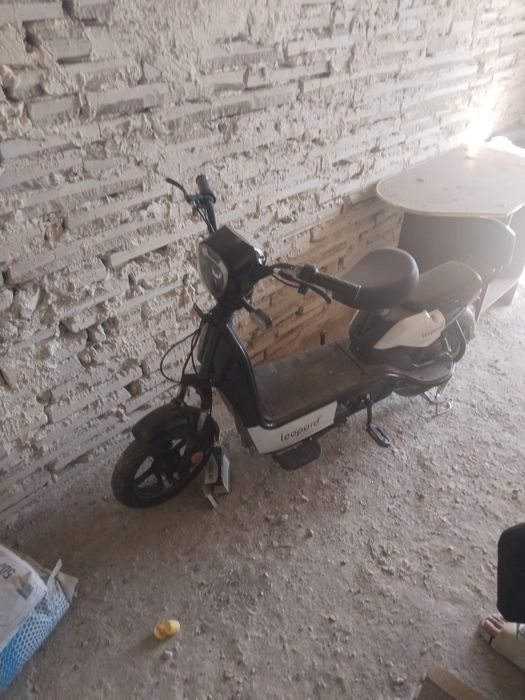 Электро скутер продам торг есть