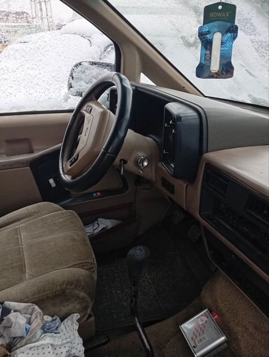 Ford aerostar американец