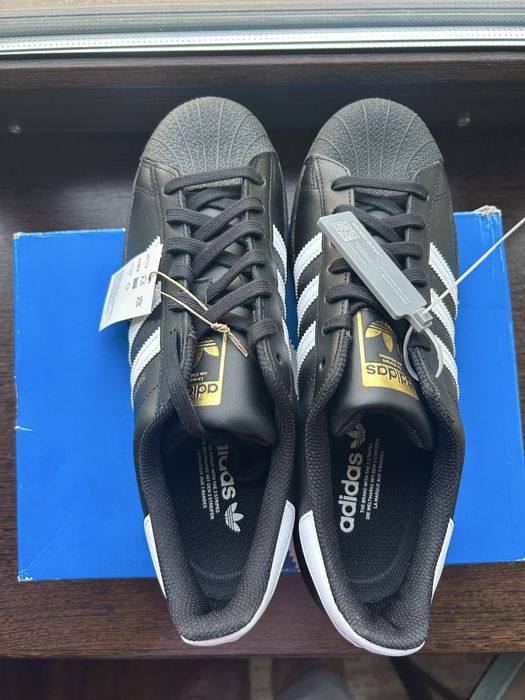 Продам кроссовки adidas superstar оригинал