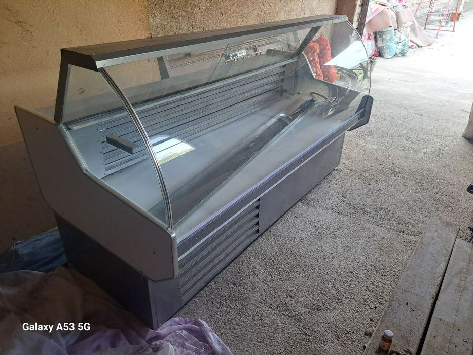 холодильник для витрины