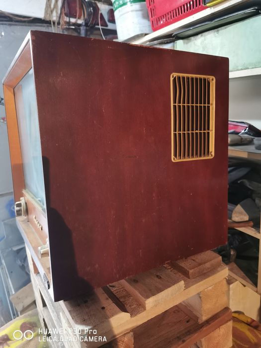 Стар телевизор Опера