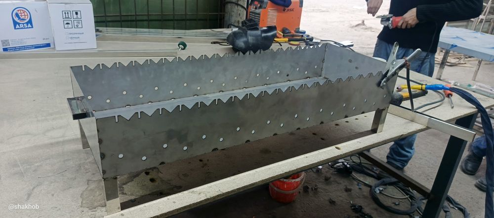 Стол и стеллаж из нержавеющей стали под заказ