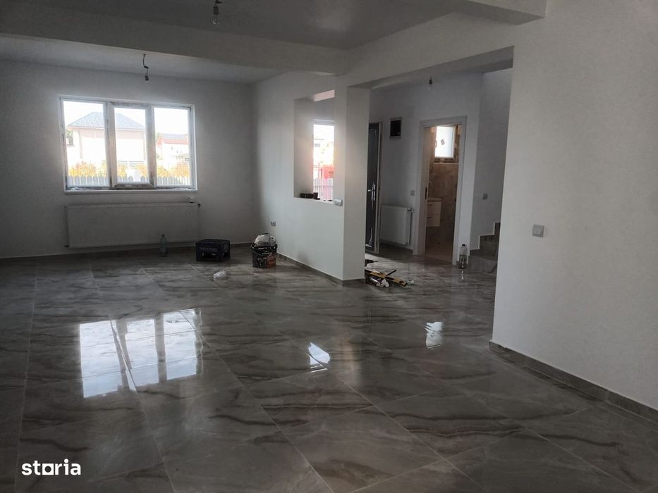 FARA COMISIOANE casa cu 4 camere 2 bai P+1 terasa camera teh la cheie