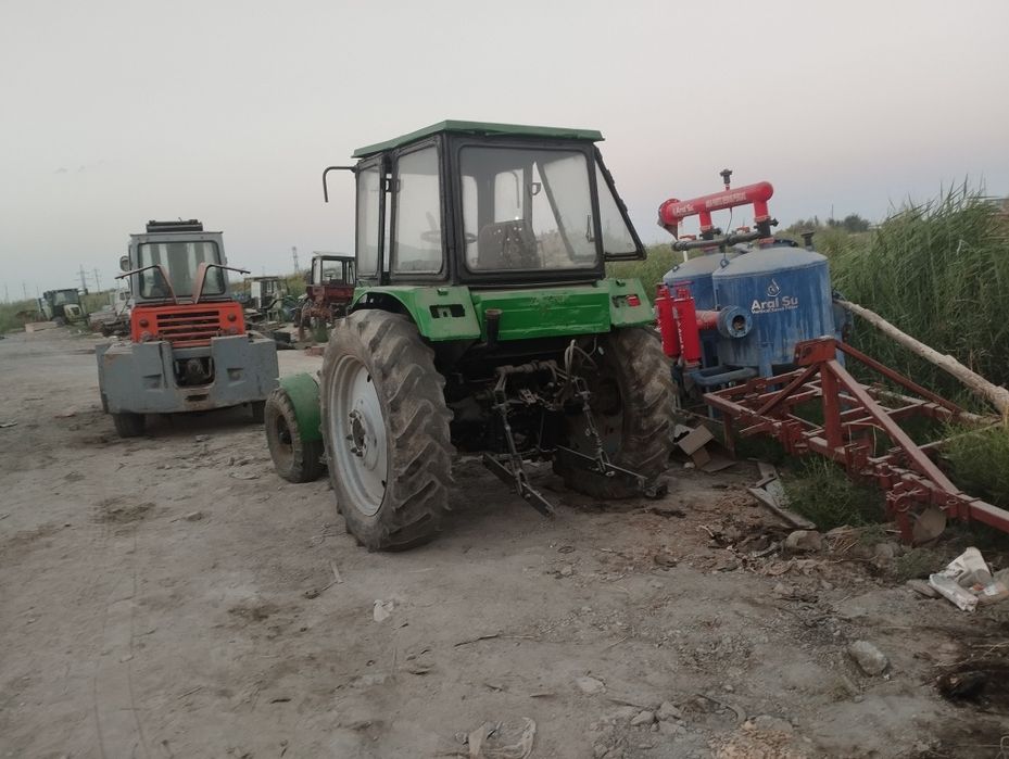 Ттз80 4аек трактори сотилади
