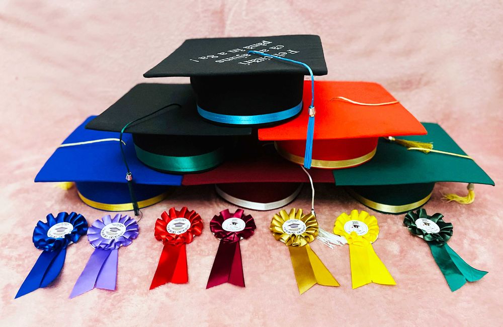 Toci Personalizate si Esarfe  Absolvire Peronalziate / Livram national