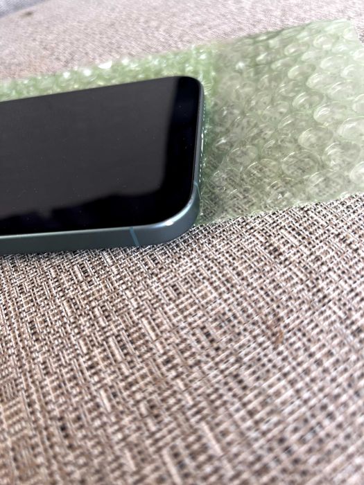 iPhone 16 Plus 256GB. Baterie 94%