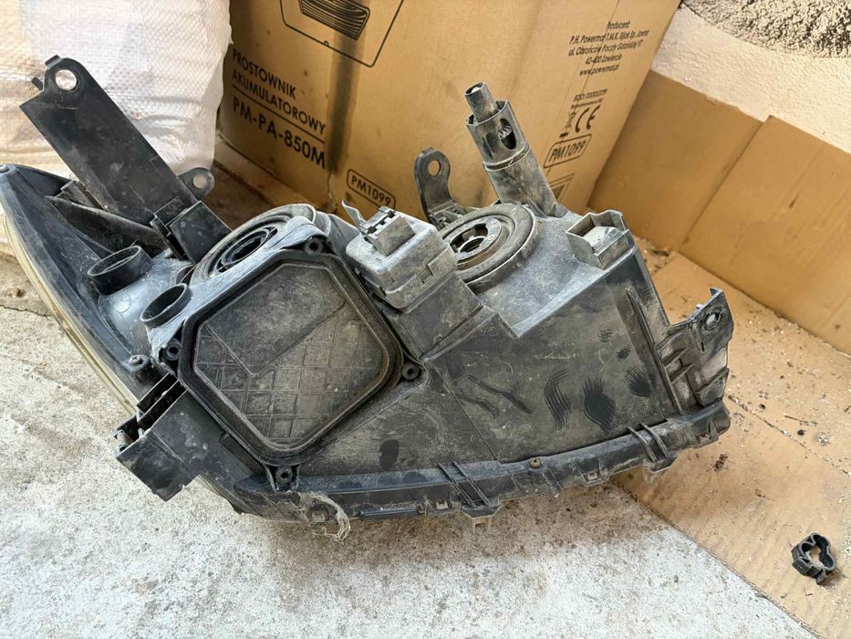 Десен фар за Тойота Рав 4