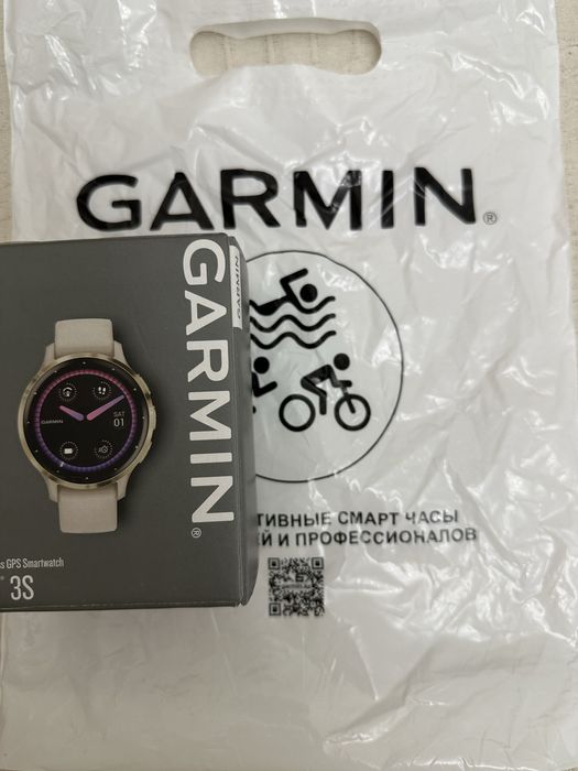 Garmin Venu 3s белый