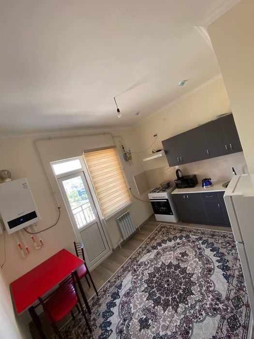 Сдается 3x комнатная квартира 
С обстановкой 
В городе Алмалыке