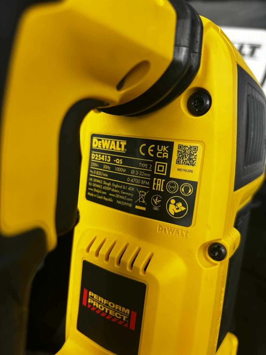 DeWALT D25413K, SDS-plus, 1000 W, 4.2 J, с куфар Чисто Нова