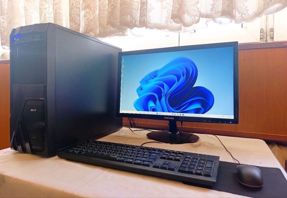 Мат.плата H110, CPU G4400, ОЗУ 8GB, SSD 256GB + HDD 500GB