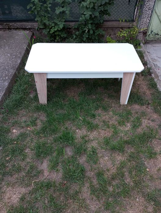 Детска маса,подходяща за 6 бр. деца