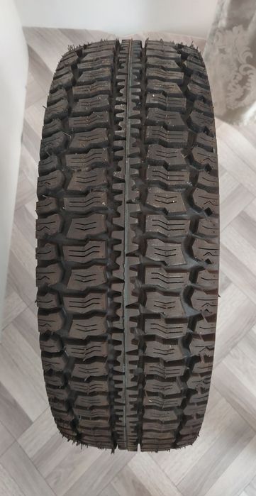Продам резину 205/70 R16