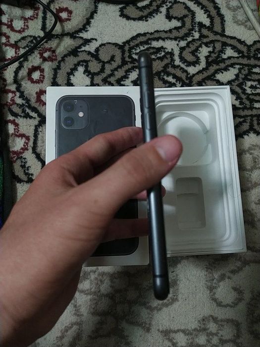 iPhone 11. 128 sotiladi srochna