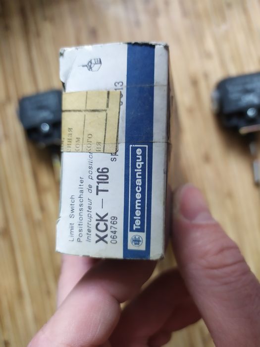 Датчик с пружинным контактом