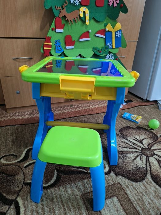 Образователна светеща дъска и чин!
25 евро