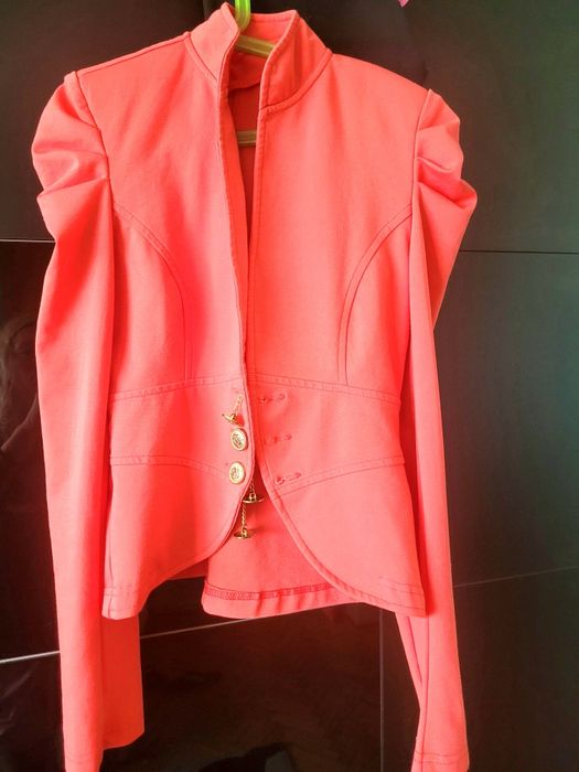 Costum firma atmosphere Sarafan si sacou corai