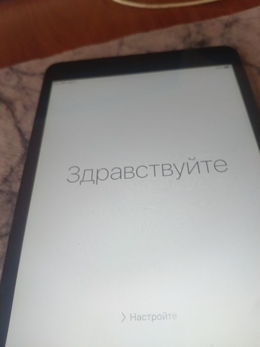 Айпад мини  заблоченые но...