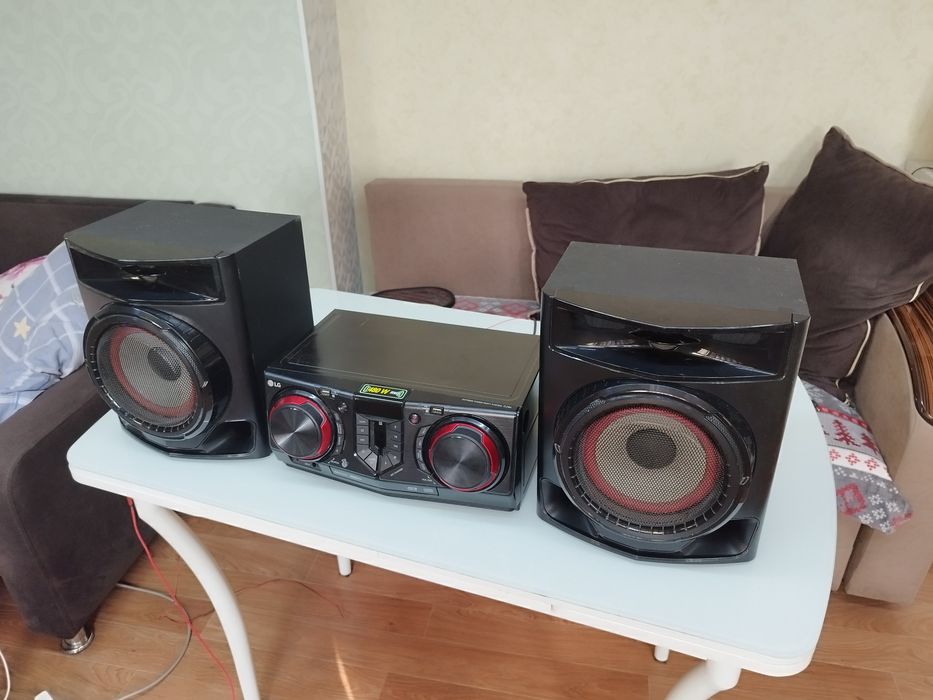 Музыкальный центр LG
