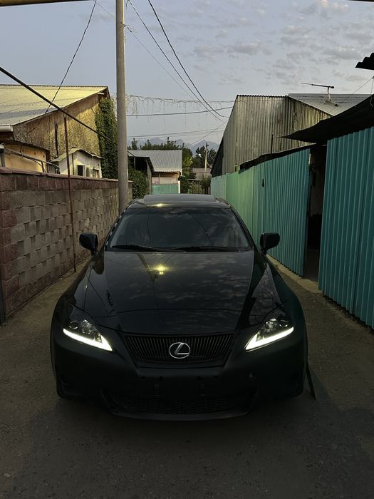 Продам фару lexus is250