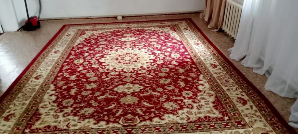 Продам ковер 3*4.Срочно!Дорожки в подарок!
