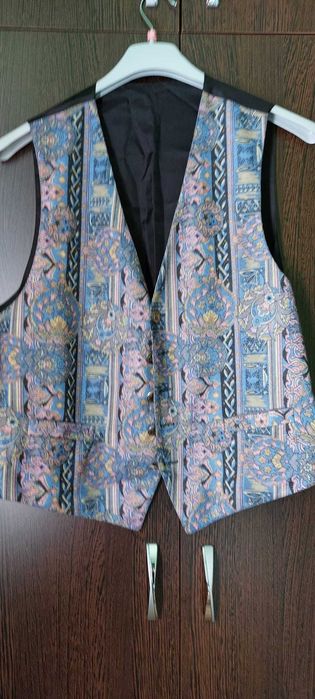 Vesta noua barbati, model deosebit + bonus camasa  matase