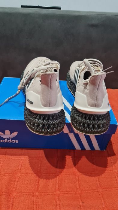 Vând Adidas ultra 4 DFWD