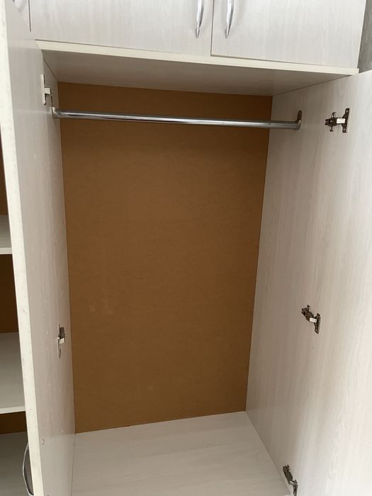 Шкаф с полкой продаю