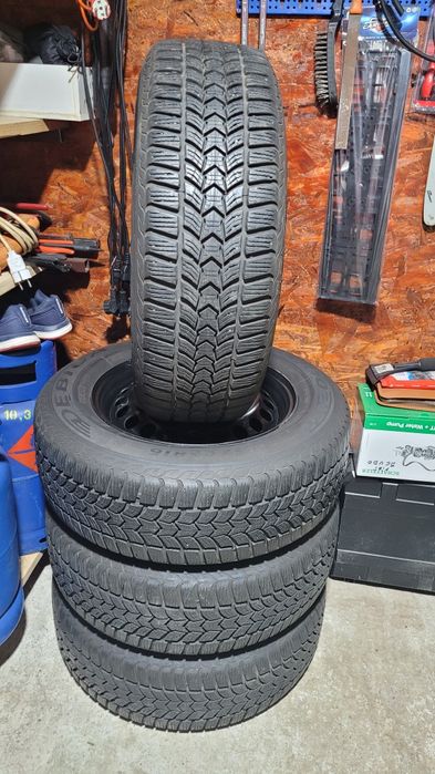 Vând Cauciucuri 215/65R16 de Vară