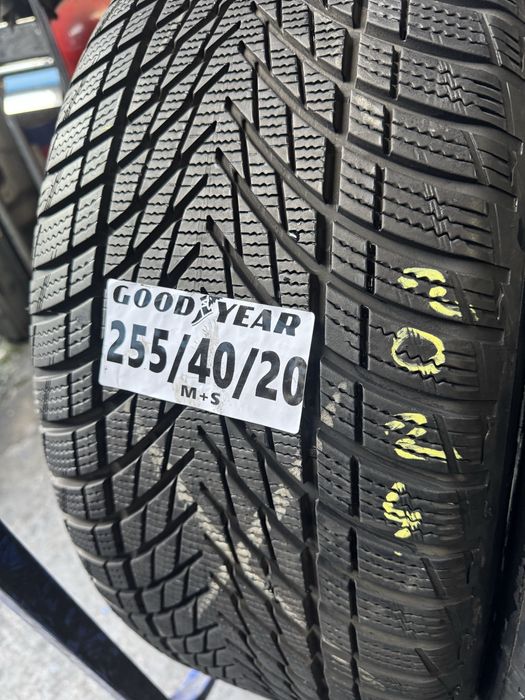 255/40/20 goodyar
