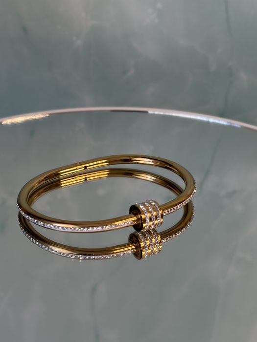 Дамски гривни различни модели