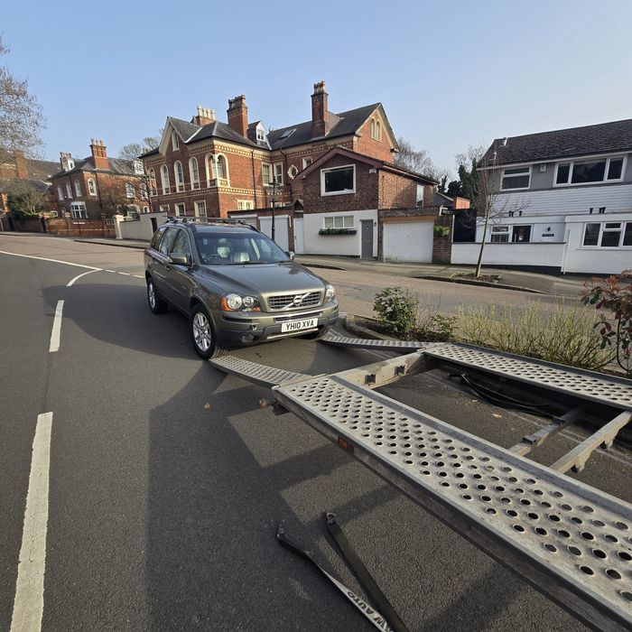 Dezmembrez Volvo XC90 D5 aut 7 locuri 2010