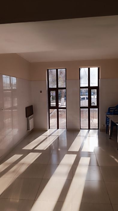 Урганч Шахар Саноатчилар кучасида жойлашган бино ижарага берилади.