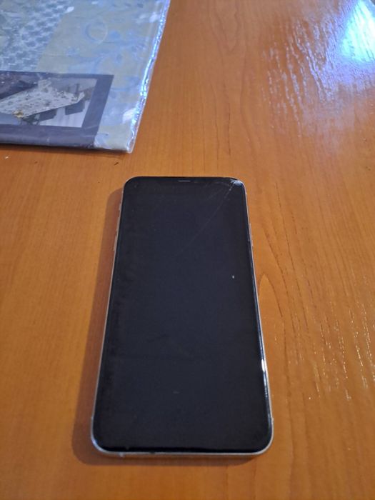 Vand iphone 11 pro max gold